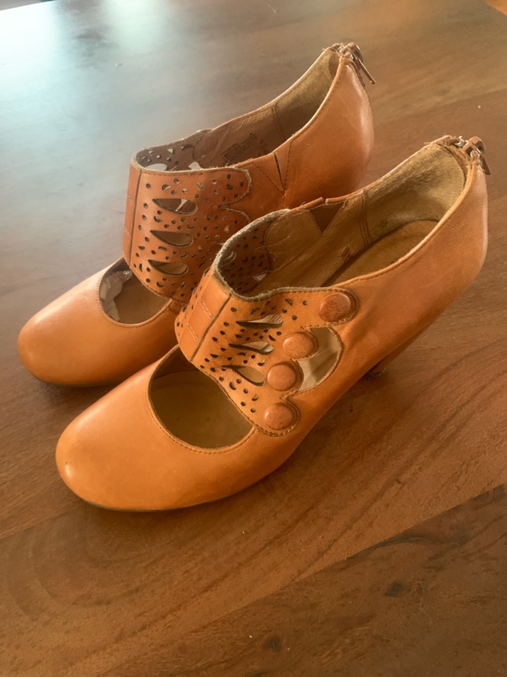 Miz Mooz "Sharon" Tan Leather Vintage Style Mary Jane Heels, Sz 9